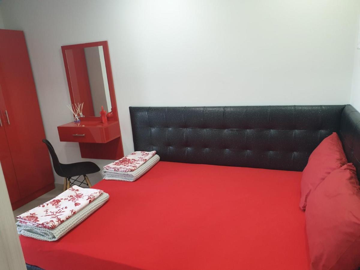 M & M Red Luxury Apartment Paralía Екстериор снимка