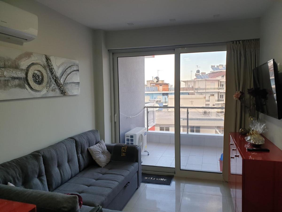 M & M Red Luxury Apartment Paralía Екстериор снимка