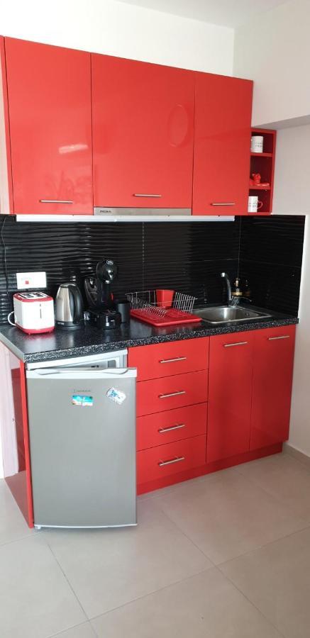 M & M Red Luxury Apartment Paralía Екстериор снимка