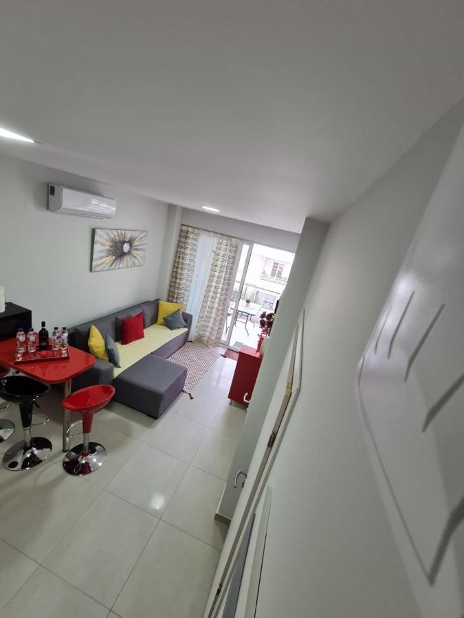 M & M Red Luxury Apartment Paralía Екстериор снимка